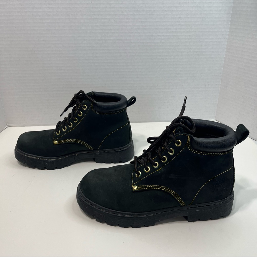 ROOTS TUFF waterproof hiking boots mismatched size women’s size 8 and 8.5 unisex